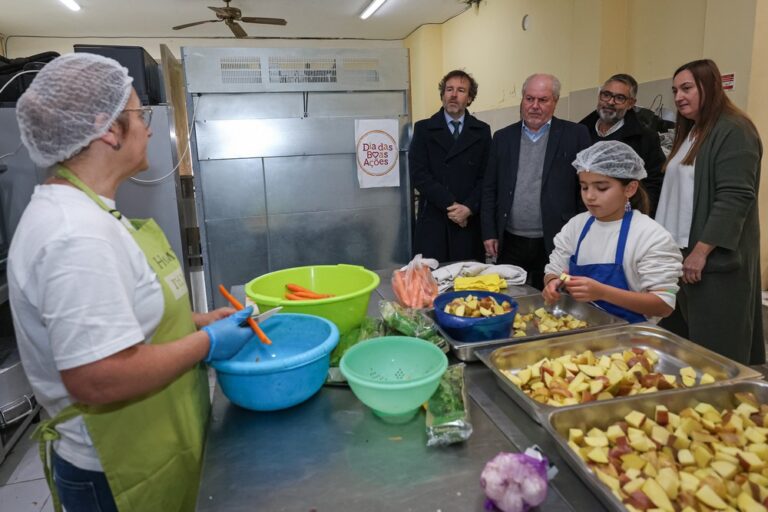 Câmara doa bens alimentares no valor de 1200 euros à CASA