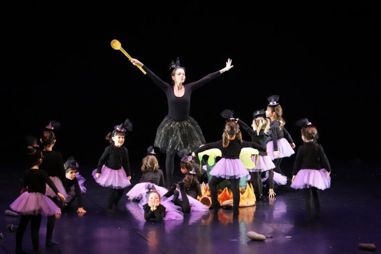 Natal em Setúbal - O Flautista - Espetáculo de Natal da Academia de Dança Contemporânea de Setúbal