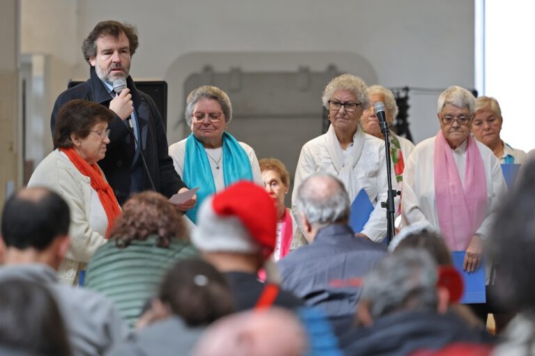 Vereador Pedro Pina na festa Natal com Todos, organizada em parceria pela Câmara Municipal , pela APPACDM de Setúbal e pelo Centro Social e Paroquial de São Sebastião