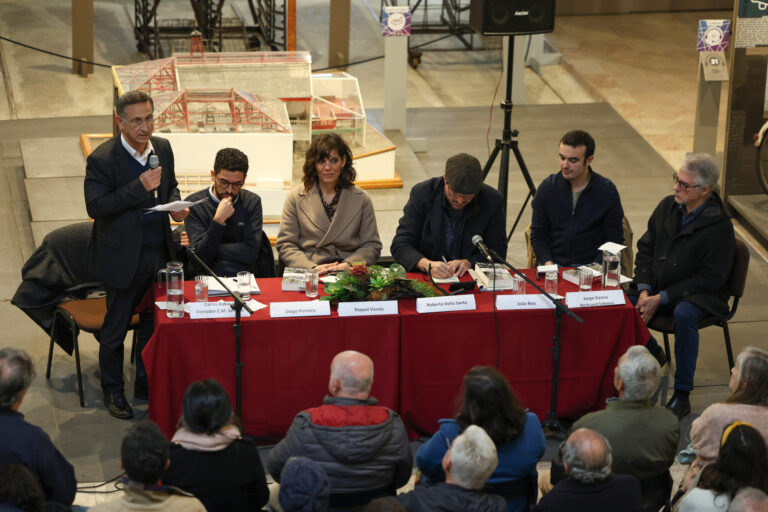 sessão literária - Apresentação de "Breve História de Portugal" - livro de Raquel Varela e Roberto Della Santa