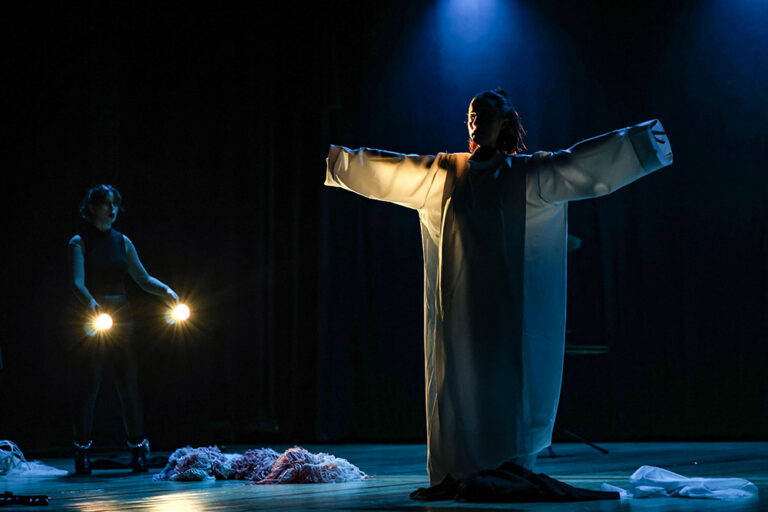 Árias Dançadas por Figurinos