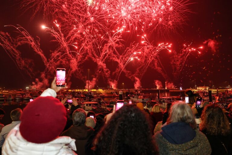 Fim de Ano Azul na frente ribeirinha da cidade