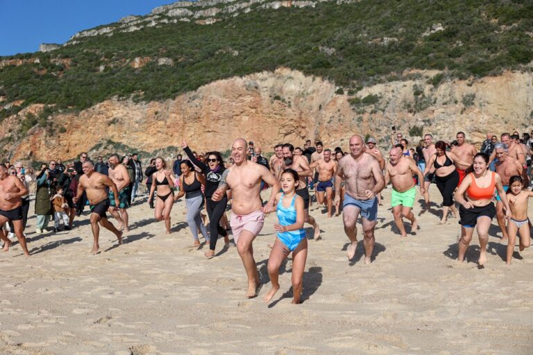 Quinta edição do Mergulho Motard Solidário, na Praia da Figueirinha