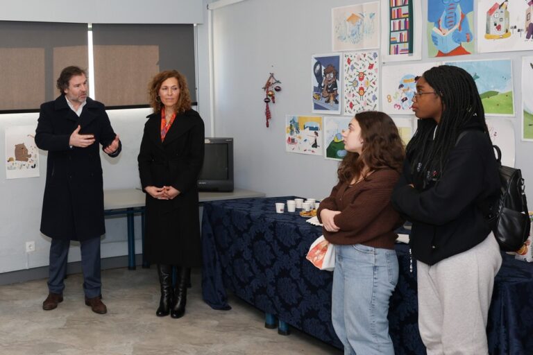 Projeto Conscientemente - descerramento de placa alusiva ao prémio do IPDJ - Casa do Largo