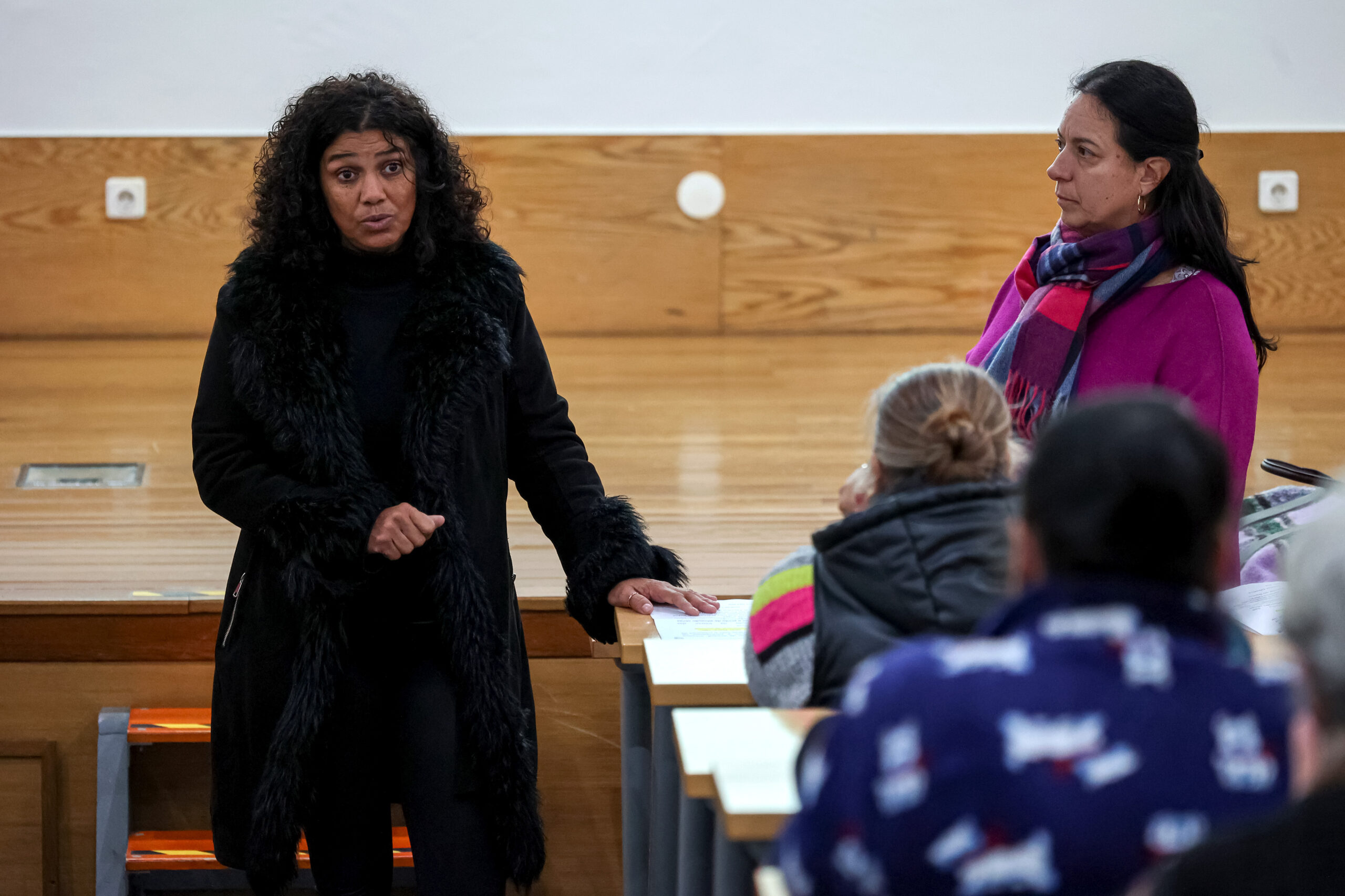 NBNC - reunião de trabalho Bairro das Manteigadas - apresentação de edifícios já reabilitados