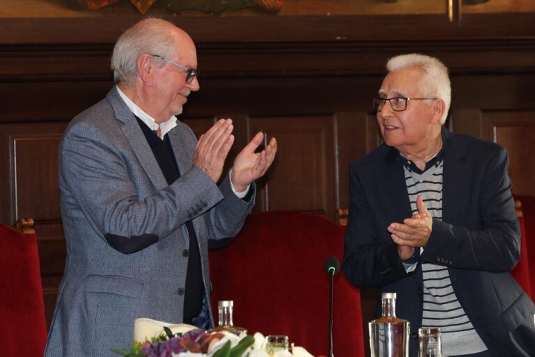 Apresentação do livro "Rio de Emoções", de José Raposo - o presidente da Câmara, André Martins, com o autor