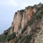 Bloco rochoso em risco de ruir na Arrábida