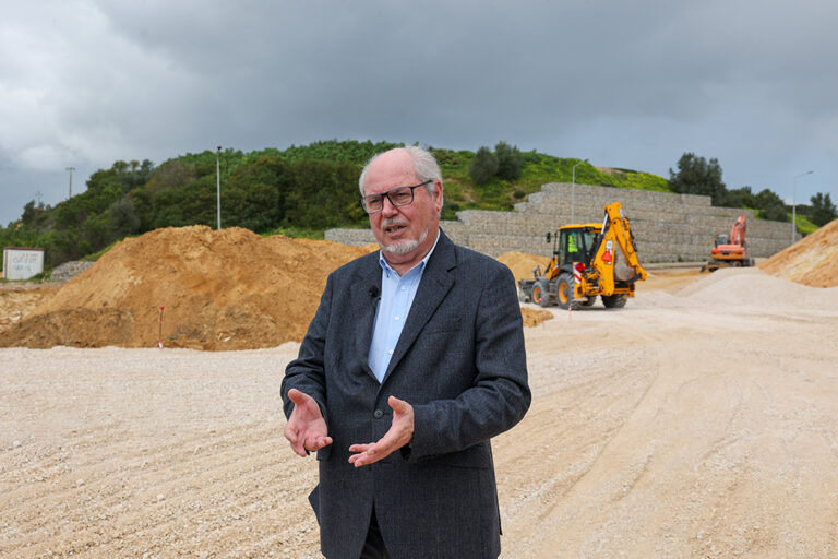 Presidente da Câmara, André Martins, visitou as obras em curso na Estrada da Mitrena