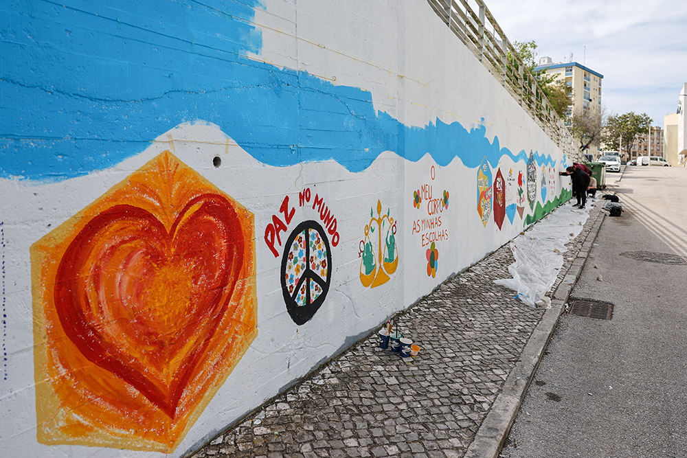 25 de Abril e Março Mulher - Pintura de mural Liberdade, Querida Liberdade