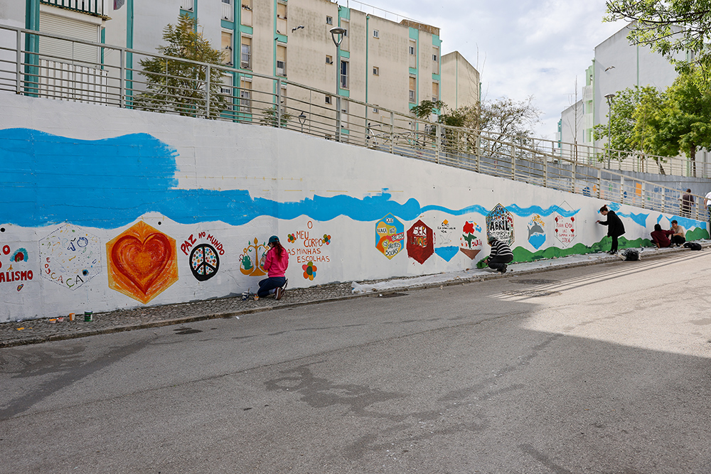25 de Abril e Março Mulher - Pintura de mural Liberdade, Querida Liberdade