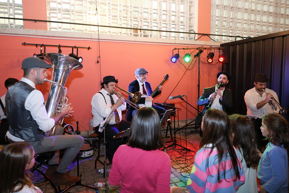 A Dixit Jazz Band animou a festa no Mercado da Conceição