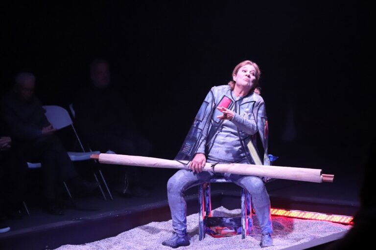 Dia Mundial do Teatro 2024 | Limites - Teatro dos Aloés - A Gráfica