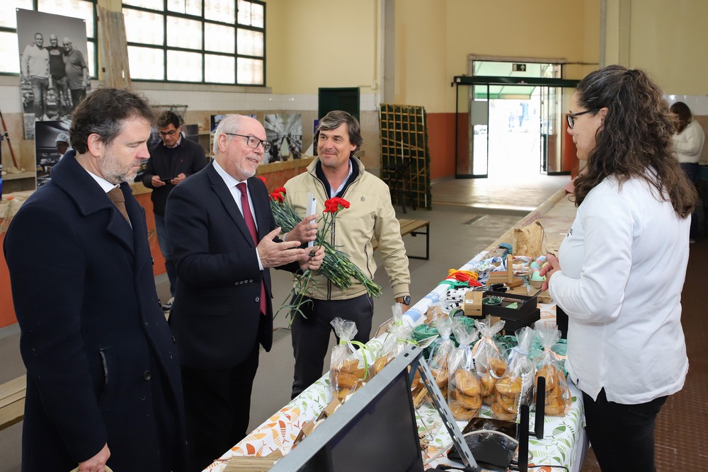 Entrega de flores no Mercado da Conceição