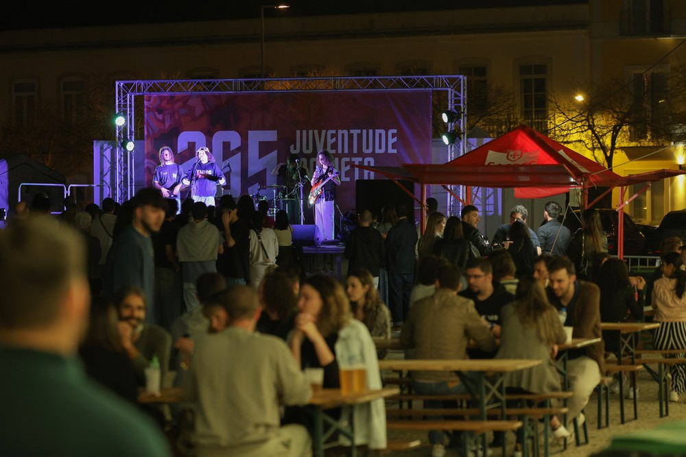 A música e a gastronomia fizeram a festa da juventude no Largo José Afonso