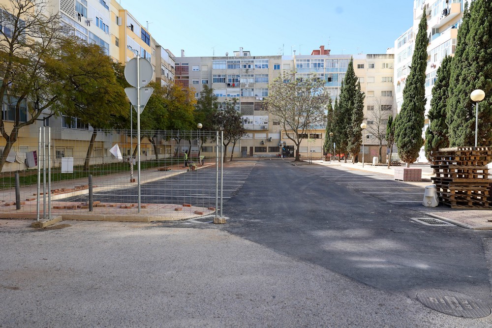 Novo estacionamento na Praceta Quinta do Tavares