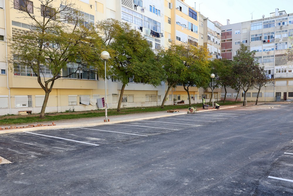 Novo estacionamento na Praceta Quinta do Tavares