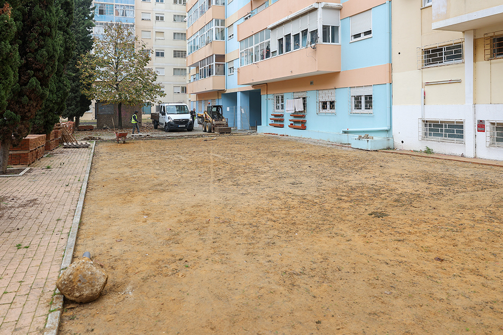 Praceta Quinta do Tavares + Praça do Brasil