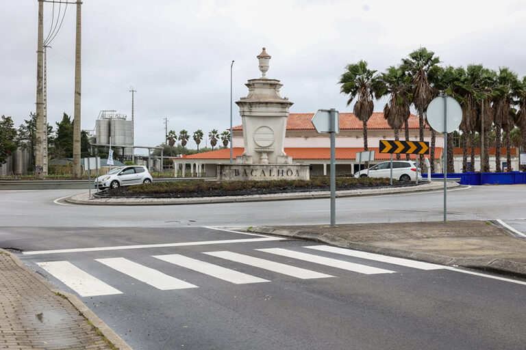 Uma obra conjunta melhorou as acessibilidades num conjunto de vias em Vila Nogueira de Azeitão