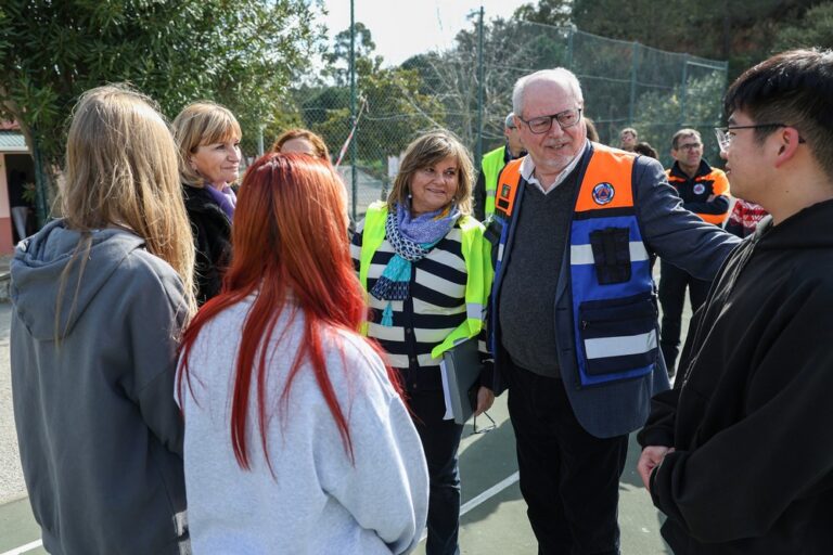Presidente da Câmara, André Martins, participou no simulacro de sismo na Escola Secundária Dom Manuel Martins, no Dia Internacional da Proteção Civil