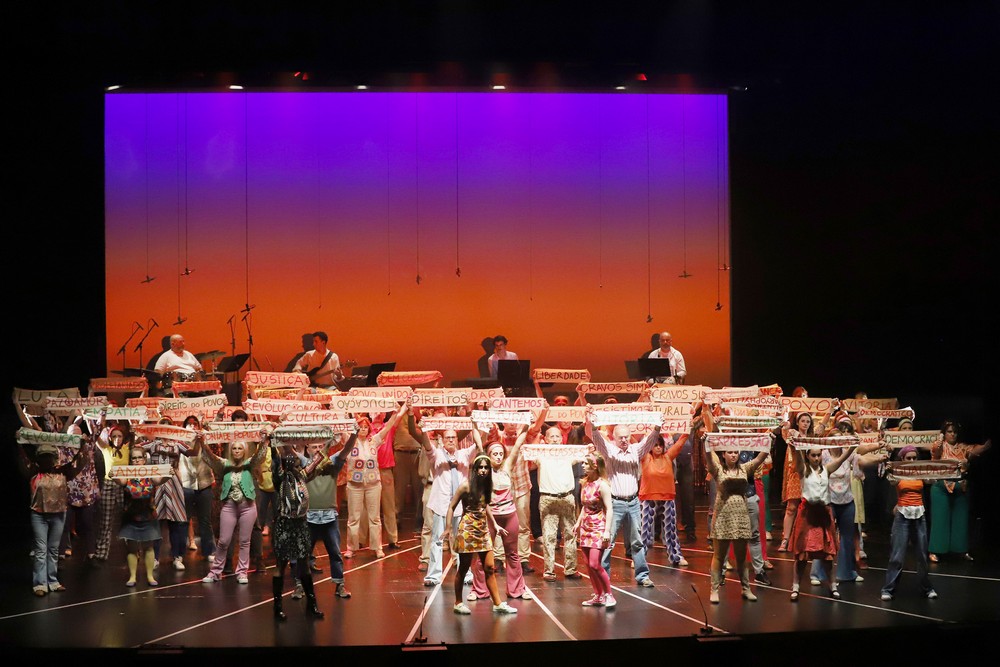 Ópera '1976, A Evolução dos Cravos'