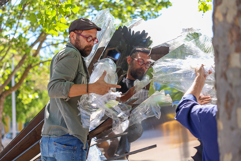25 de Abril - Instalação da Árvore da Liberdade - escultura de Ricardo Crista