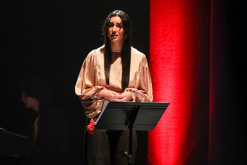 A atriz Rita Ferraz acompanhou o espetáculo de João Mendonza