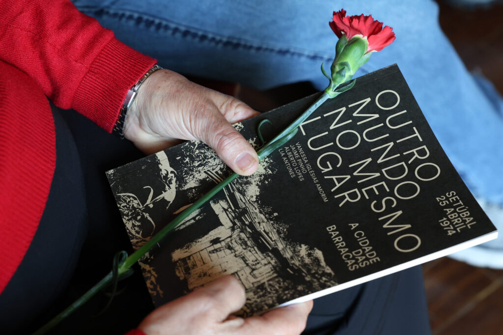 Apresentação do livro “Outro Mundo no Mesmo Lugar – A Cidade das Barracas”