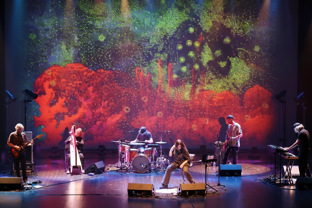 25 de Abril - Concerto Três Tristes Tigres