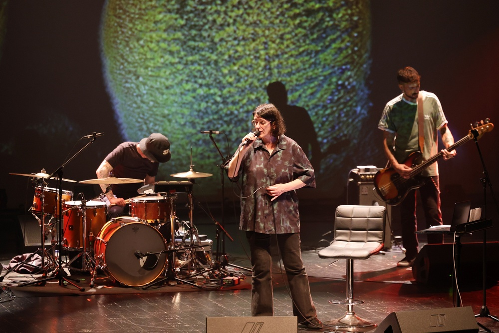 25 de Abril - Concerto Três Tristes Tigres