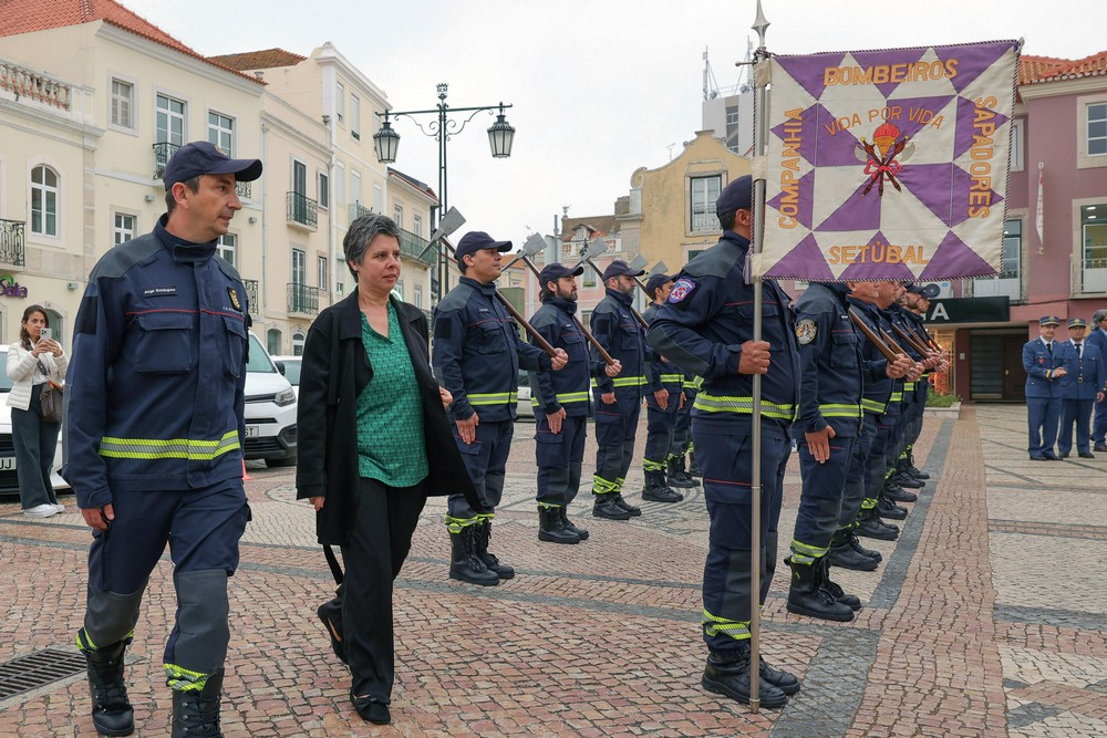 Comemorações do 164.º aniversário da elevação de Setúbal a cidade | hastear da bandeira