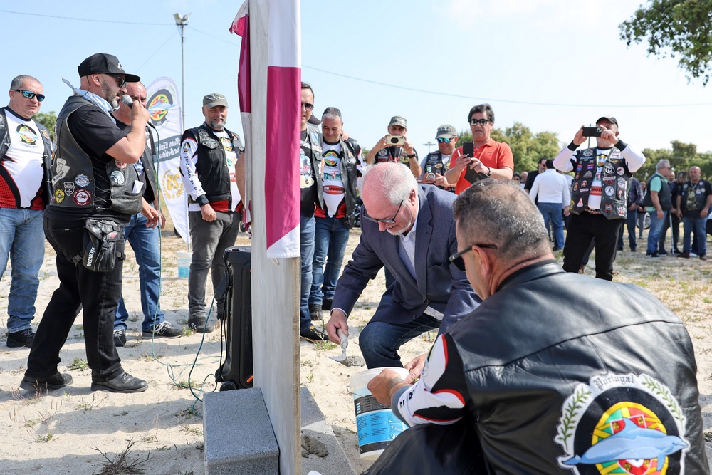 Lançamento da primeira pedra da nova sede do Moto Clube de Setúbal - presidentes da Câmara, André Martins, e do clube, Paulo Mascarenhas
