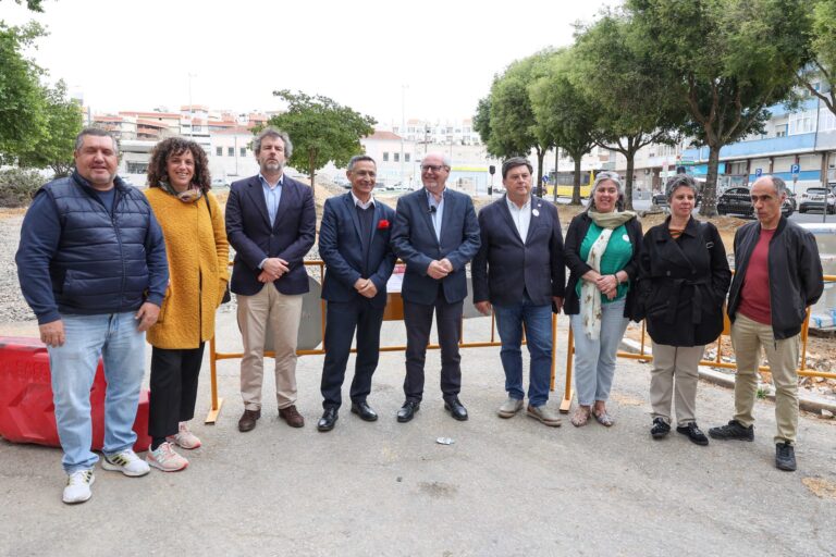 Presidente da Câmara, André Martins, visitou as obras de requalificação da Praça do Brasil com os executivos municipal e da União das Freguesias de Setúbal