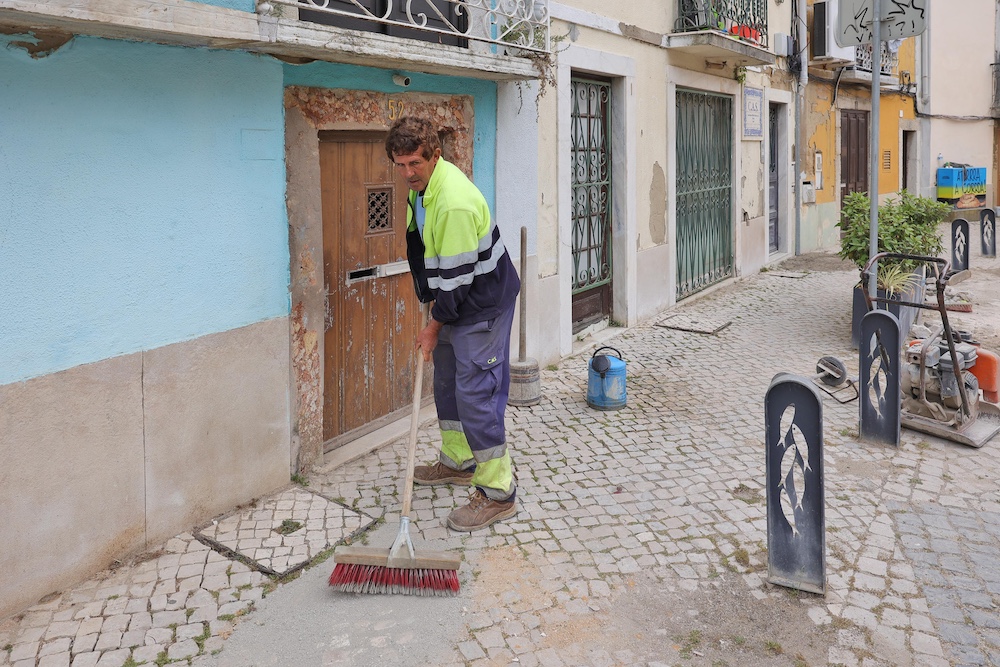 A mobilidade pedonal foi melhorada na Fonte Nova com a beneficiação de calçadas