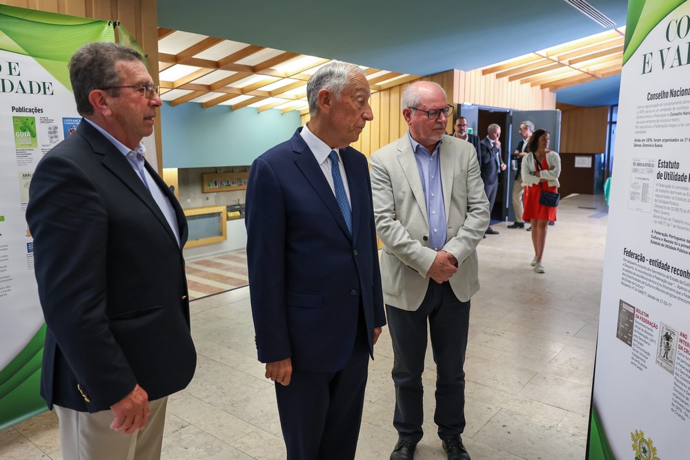 Congresso do centenário da Confederação Portuguesa das Coletividades de Cultura, Recreio e Desporto - Presidente da República, Marcelo Rebelo de Sousa, com os presidentes da Câmara, André Martins, e da CPCCRD, João Bernardino