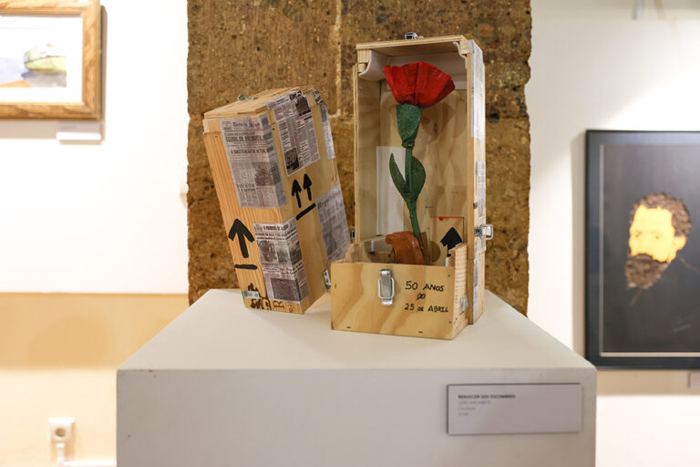 Entre Nós - 7.ª Exposição de Artes Plásticas dos Trabalhadores do Município de Setúbal, na Biblioteca Pública Municipal