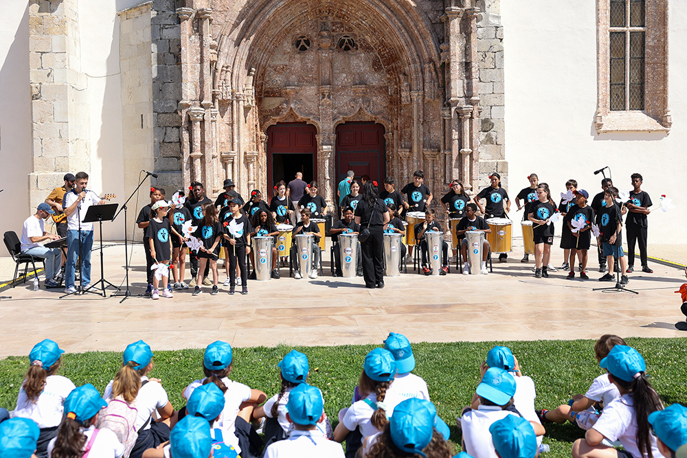 25 de Abril | Festival Internacional de Música de Setúbal - Desfile de Percussão "Batucada da Revolução"