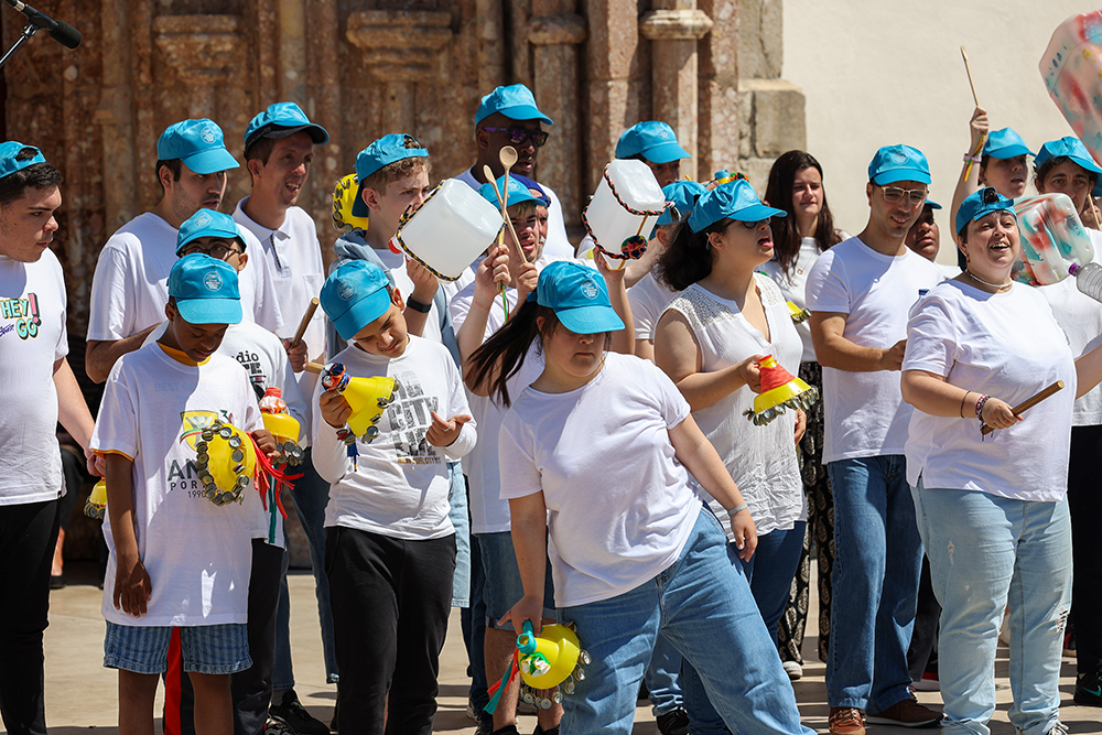 25 de Abril | Festival Internacional de Música de Setúbal - Desfile de Percussão "Batucada da Revolução"