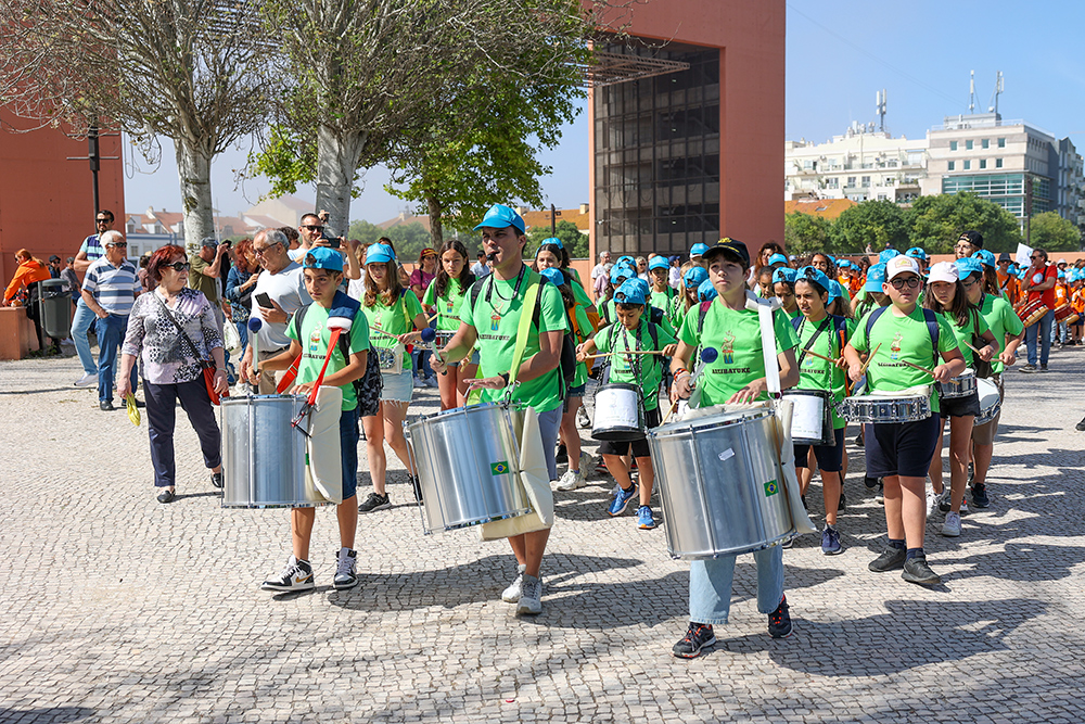 25 de Abril | Festival Internacional de Música de Setúbal - Desfile de Percussão "Batucada da Revolução"
