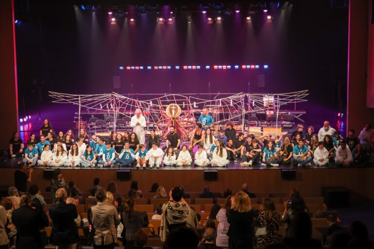 25 de Abril | Festival Internacional de Música de Setúbal - A Pomba da Paz é cheia de Revoluções Futuras