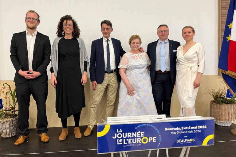 A vereadora Rita Carvalho representou Setúbal nas comemorações do Dia da Europa realizadas em Beauvais