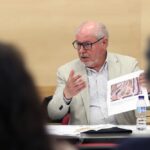 Reunião com moradores para apresentar o projeto de requalificação da zona do Vale de Cerejeiras nas traseiras da Avenida Dom João II - presidente da Câmara, André Martins