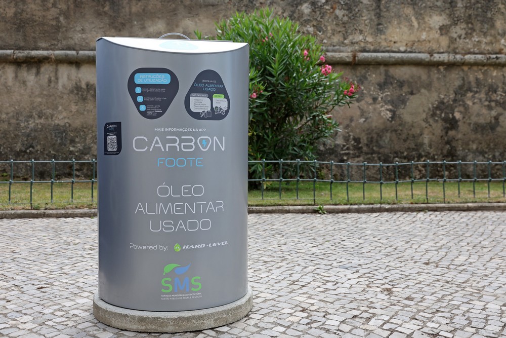 A nova rede de 'oleões' está instalada na via pública de todo o território