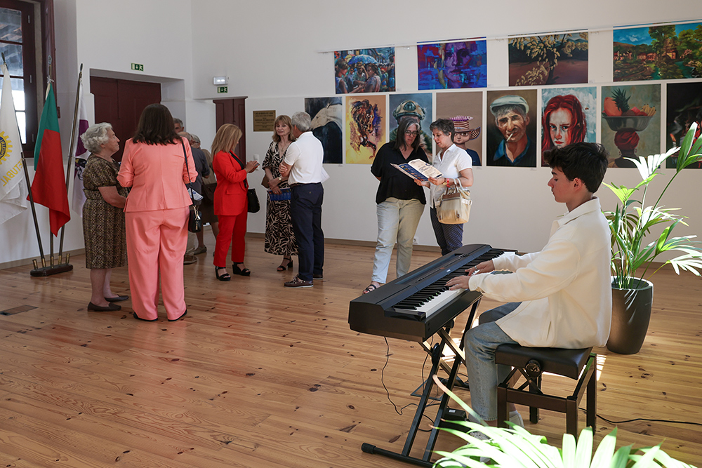 Artistas com Propósito - exposição de apoio a criação de Sala Snoezelen na Escola Básica da Ordem de Sant'Iago