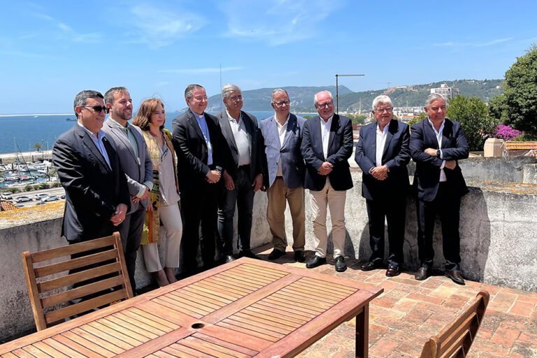 Bispo de Setúbal reúne com autarcas