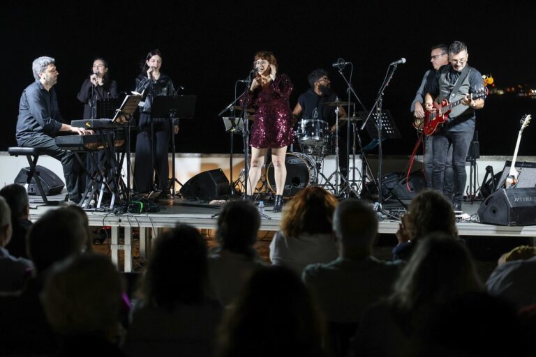 A programação cultural 2024 do Forte de Albarquel abriu com o concertod e Mabelle Blues Band