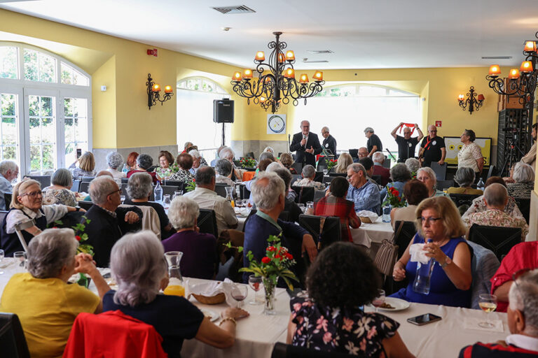 Almoço de convívio do fim de ano letivo da Universidade Sénior de Azeitão