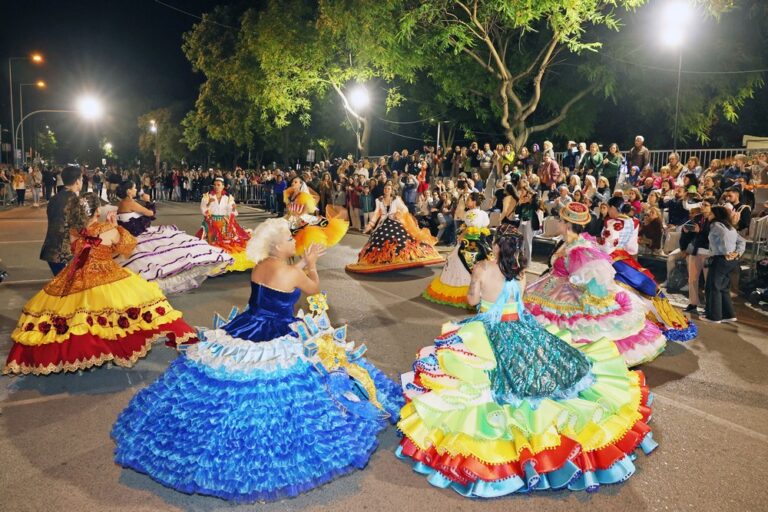 Festa de apresentação das Marchas Populares de Setúbal 2024 na Avenida Luísa Todi