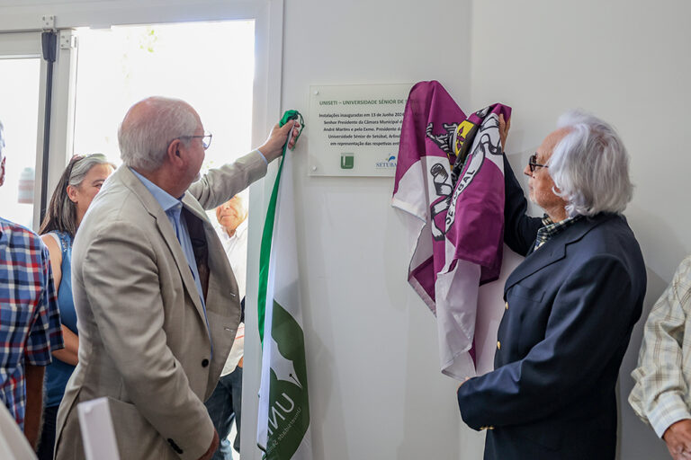 Inauguração das instalações da UNISETI - Universidade Sénior de Setúbal - presidentes da Câmara, André Martins, e do conselho de administração da UNISETI, Arlindo Mota