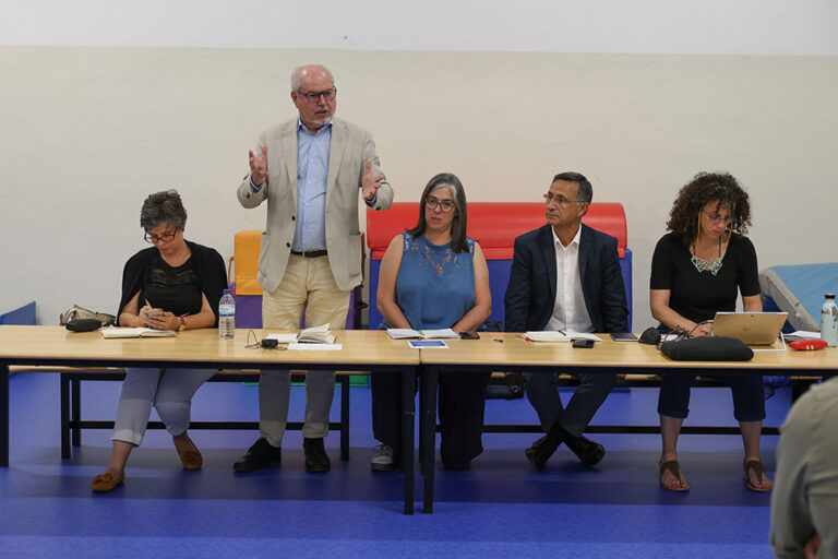 Ouvir a População, Construir o Futuro - Reunião com moradores da zona da Praça do Brasil - presidente da Câmara, André Martins, vice-presidente Carla Guerreiro, vereadores Rita Carvalho e Carlos Rabaçal e Fátima Silveirinha, do executivo da União das Freguesias de Setúbal