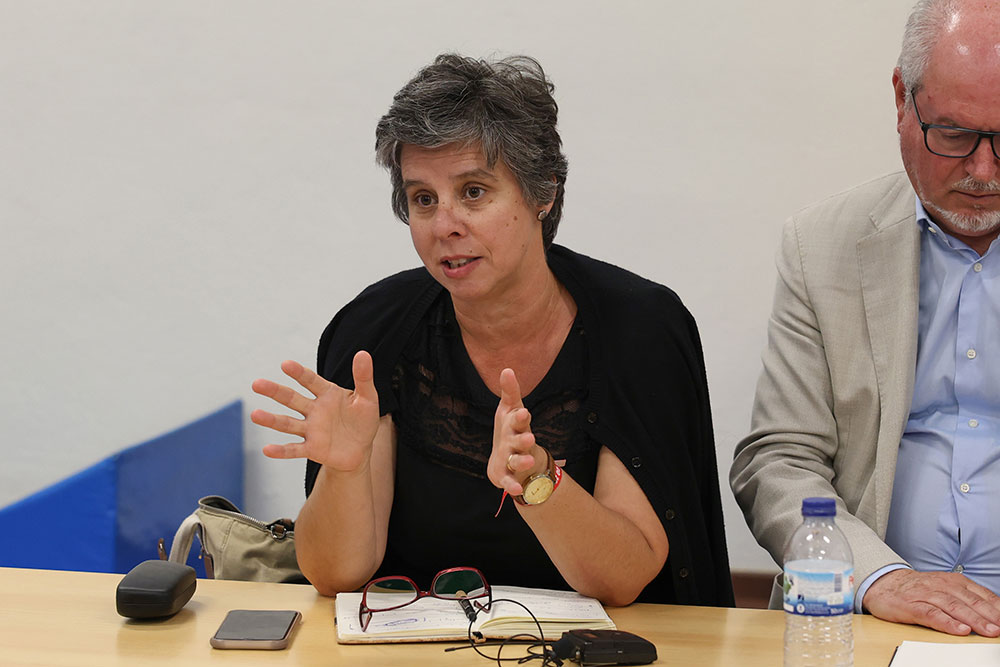 Ouvir a População, Construir o Futuro - Reunião com moradores da zona da Praça do Brasil - vice-presidente da Câmara, Carla Guerreiro